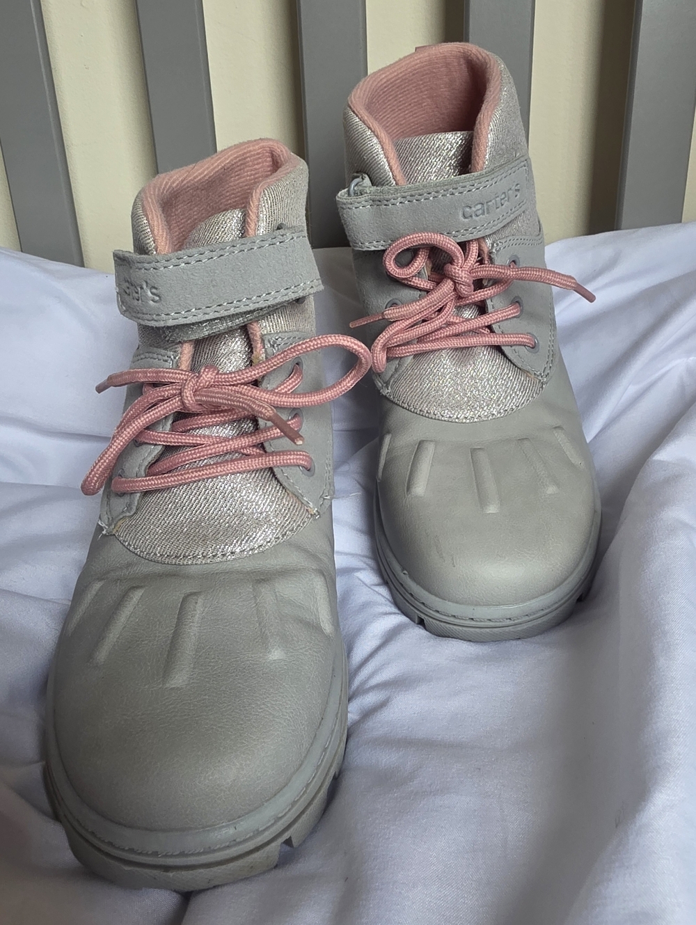 Carters Kids Light Gray and Pink Lace-Up Hook-&-Loop Duck Boots Size 3